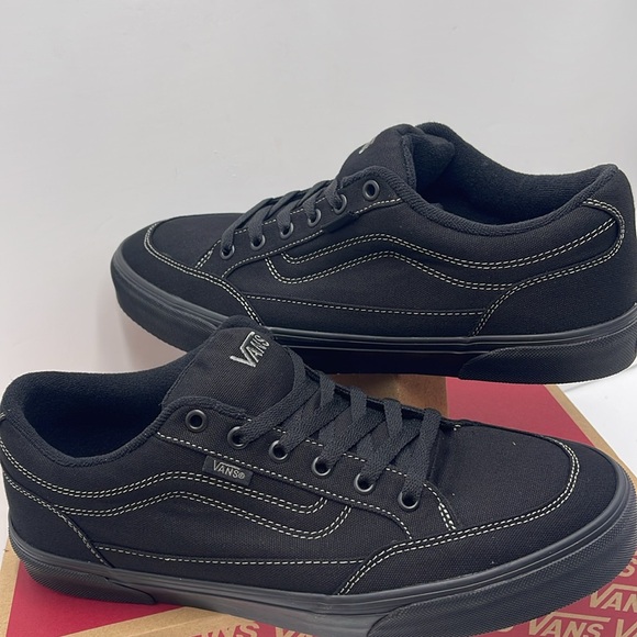 Vans Men’s Bearcat (Canvas) Black/Black
VN000DT2186
Sneakers - Picture 10 of 16